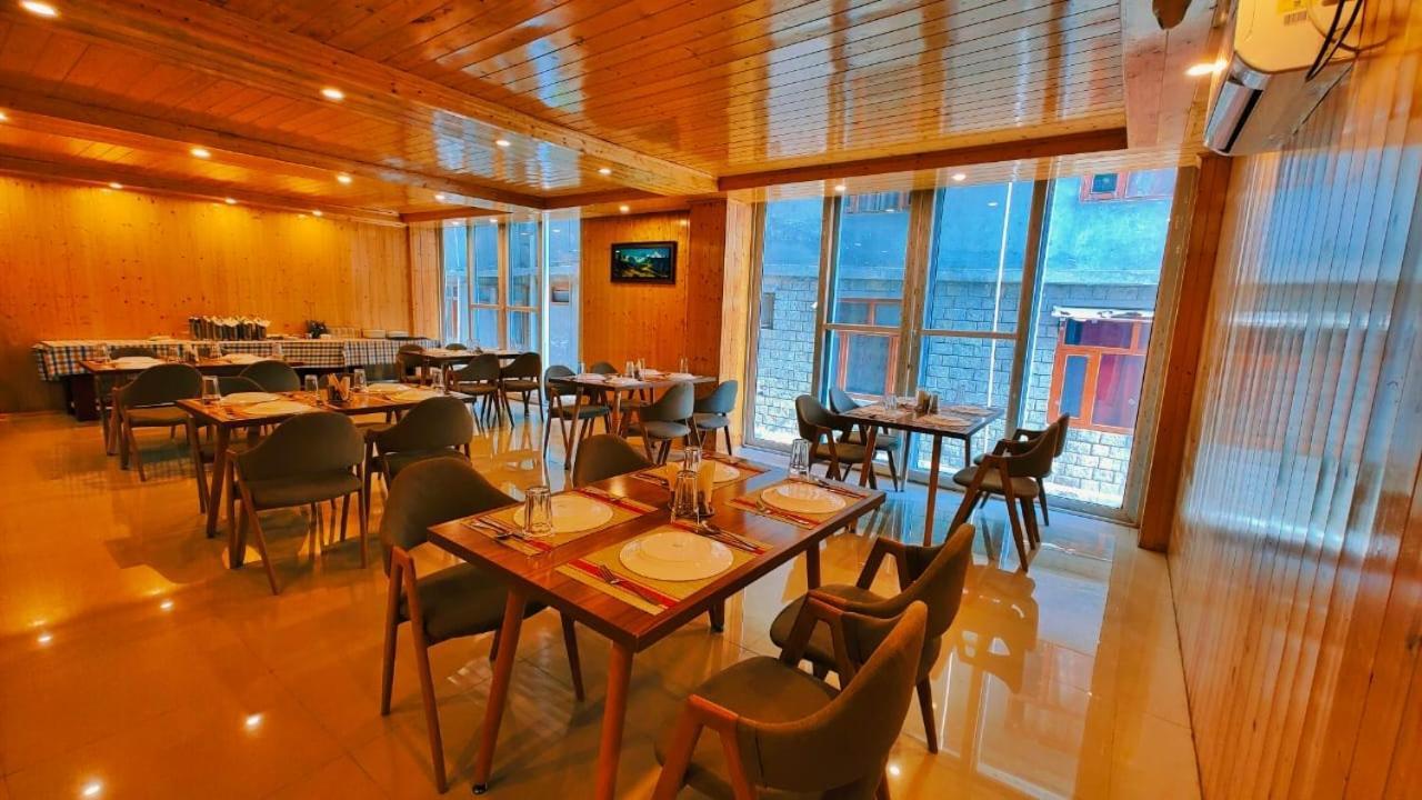 Tata Vista Resort Mall Road Manali - Centrally Heated & Air Cooled Zewnętrze zdjęcie