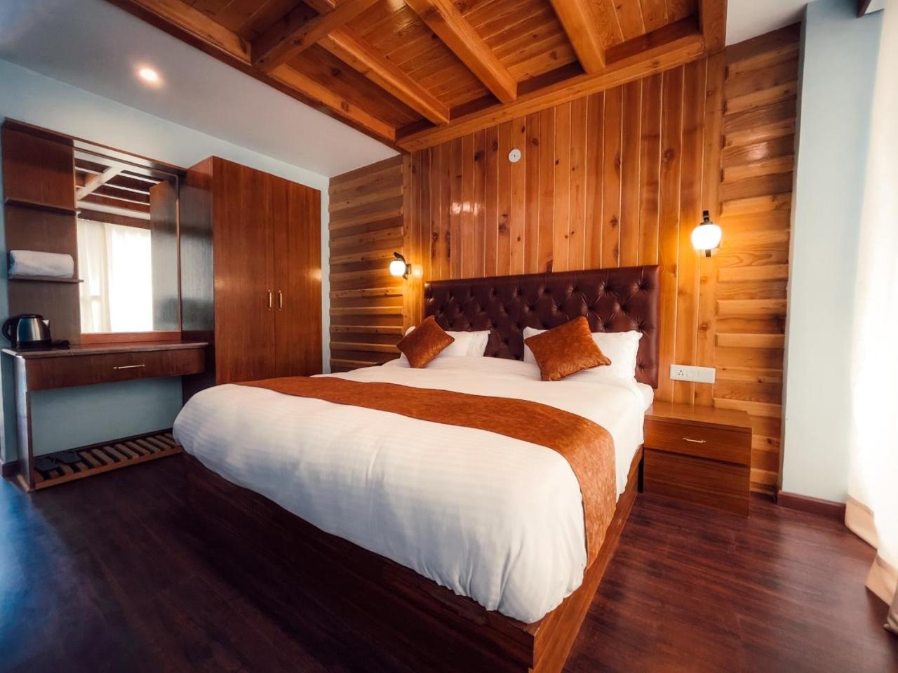 Tata Vista Resort Mall Road Manali - Centrally Heated & Air Cooled Zewnętrze zdjęcie
