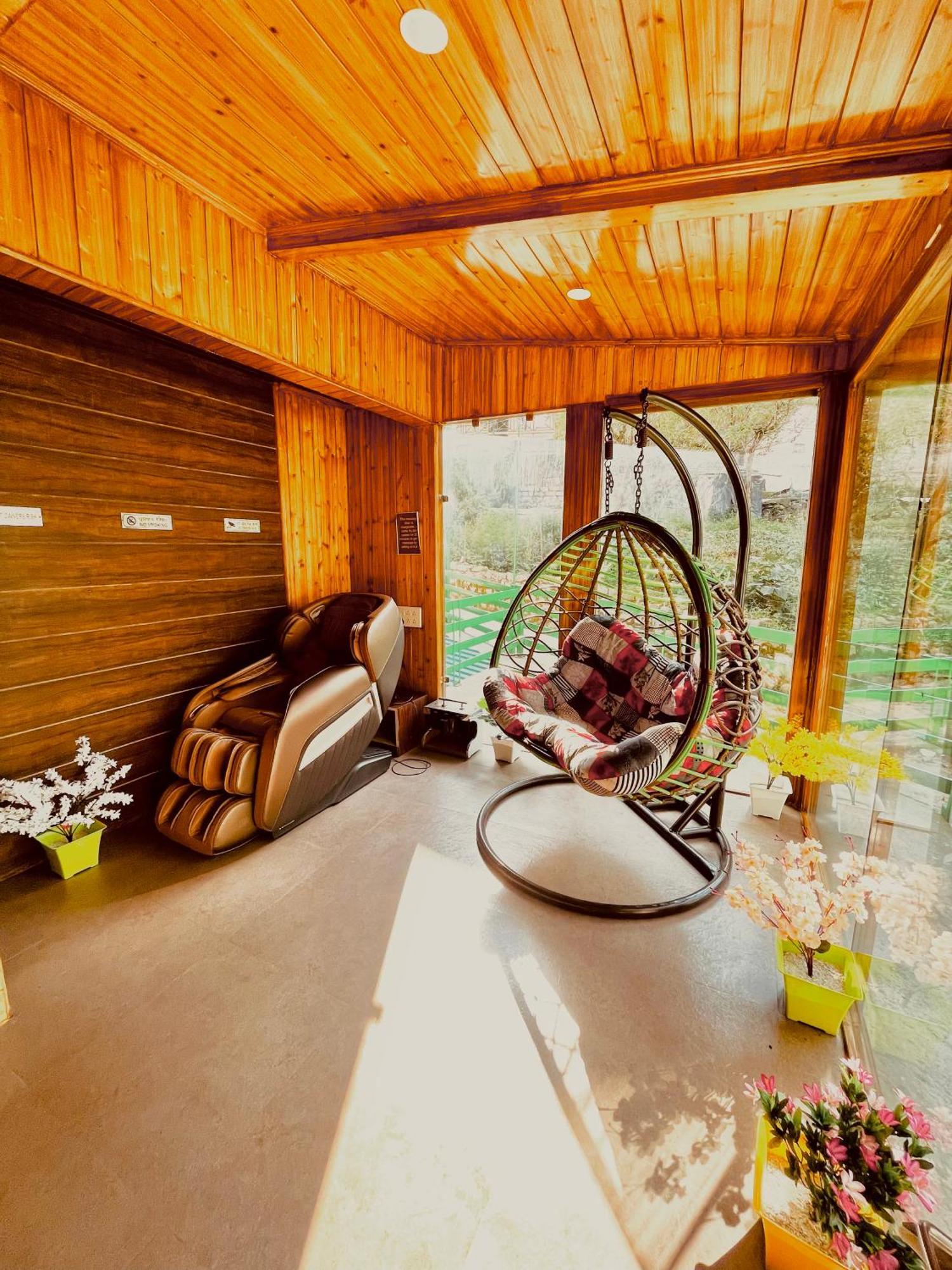 Tata Vista Resort Mall Road Manali - Centrally Heated & Air Cooled Zewnętrze zdjęcie