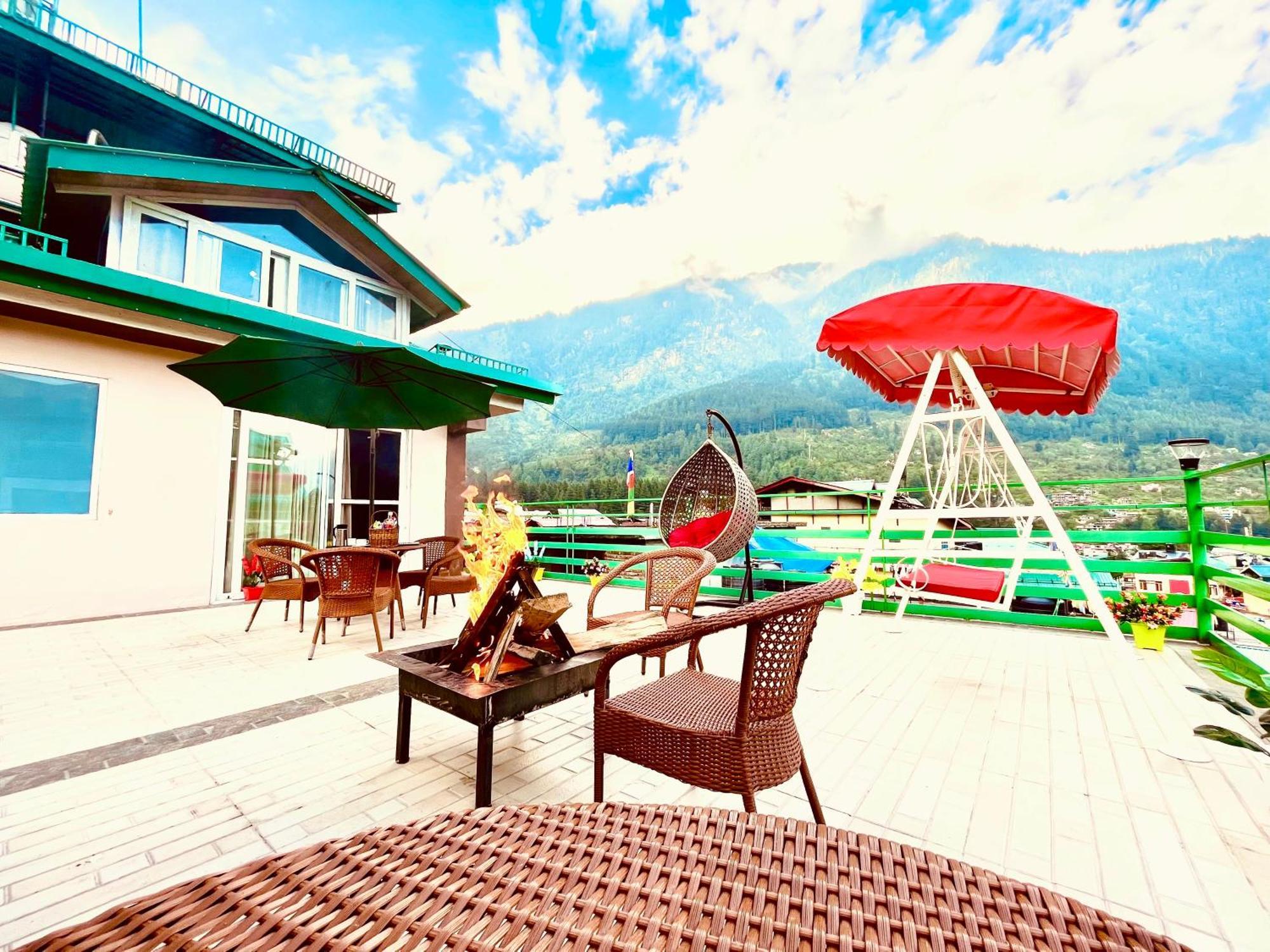 Tata Vista Resort Mall Road Manali - Centrally Heated & Air Cooled Zewnętrze zdjęcie
