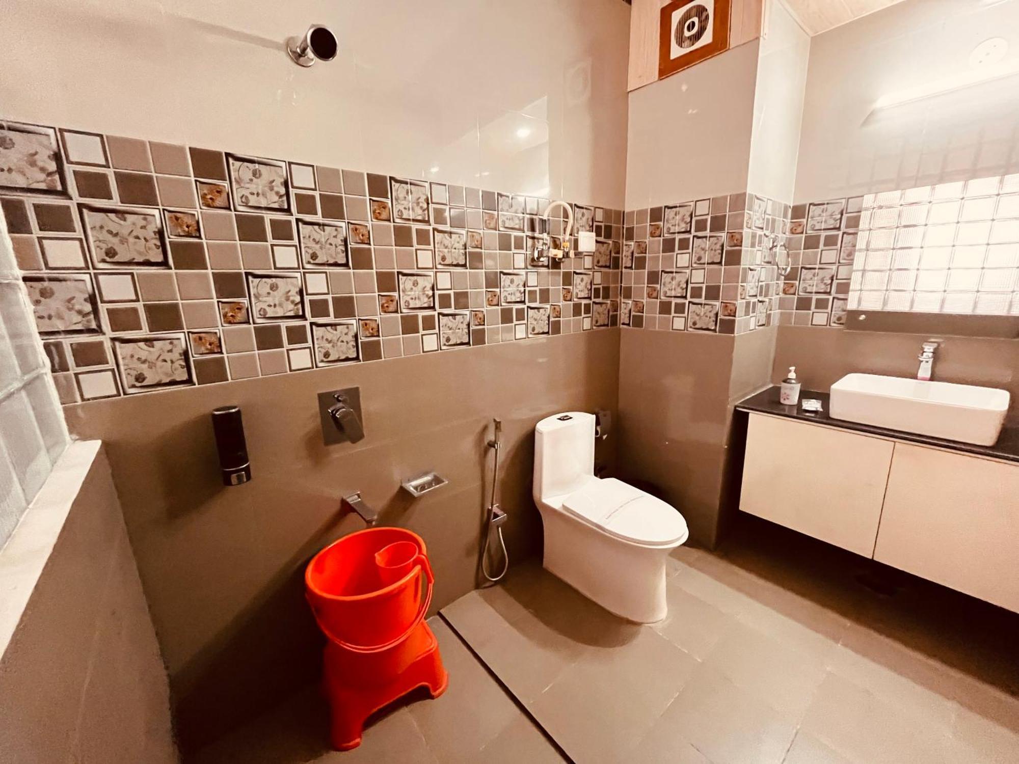 Tata Vista Resort Mall Road Manali - Centrally Heated & Air Cooled Zewnętrze zdjęcie