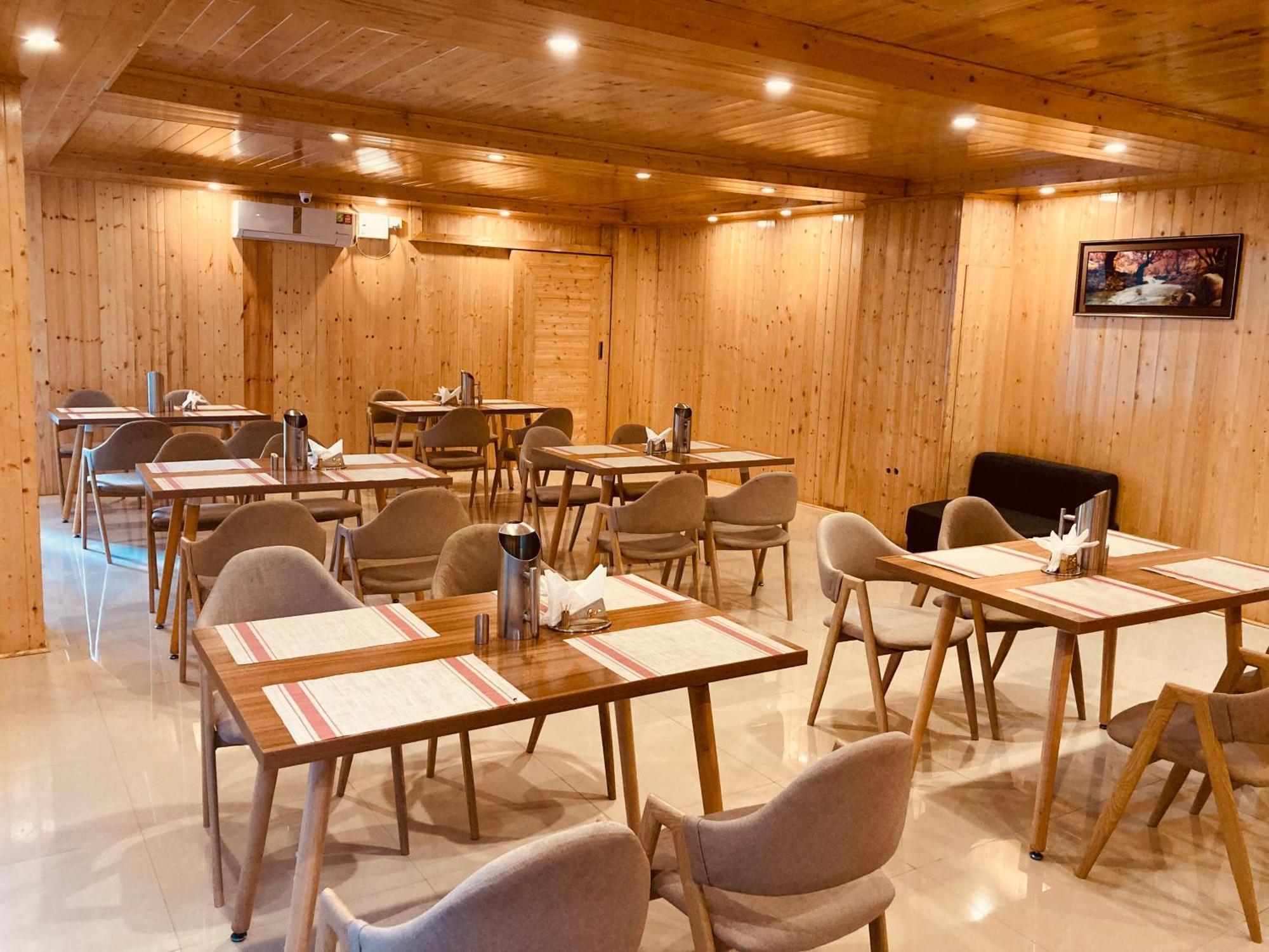 Tata Vista Resort Mall Road Manali - Centrally Heated & Air Cooled Zewnętrze zdjęcie