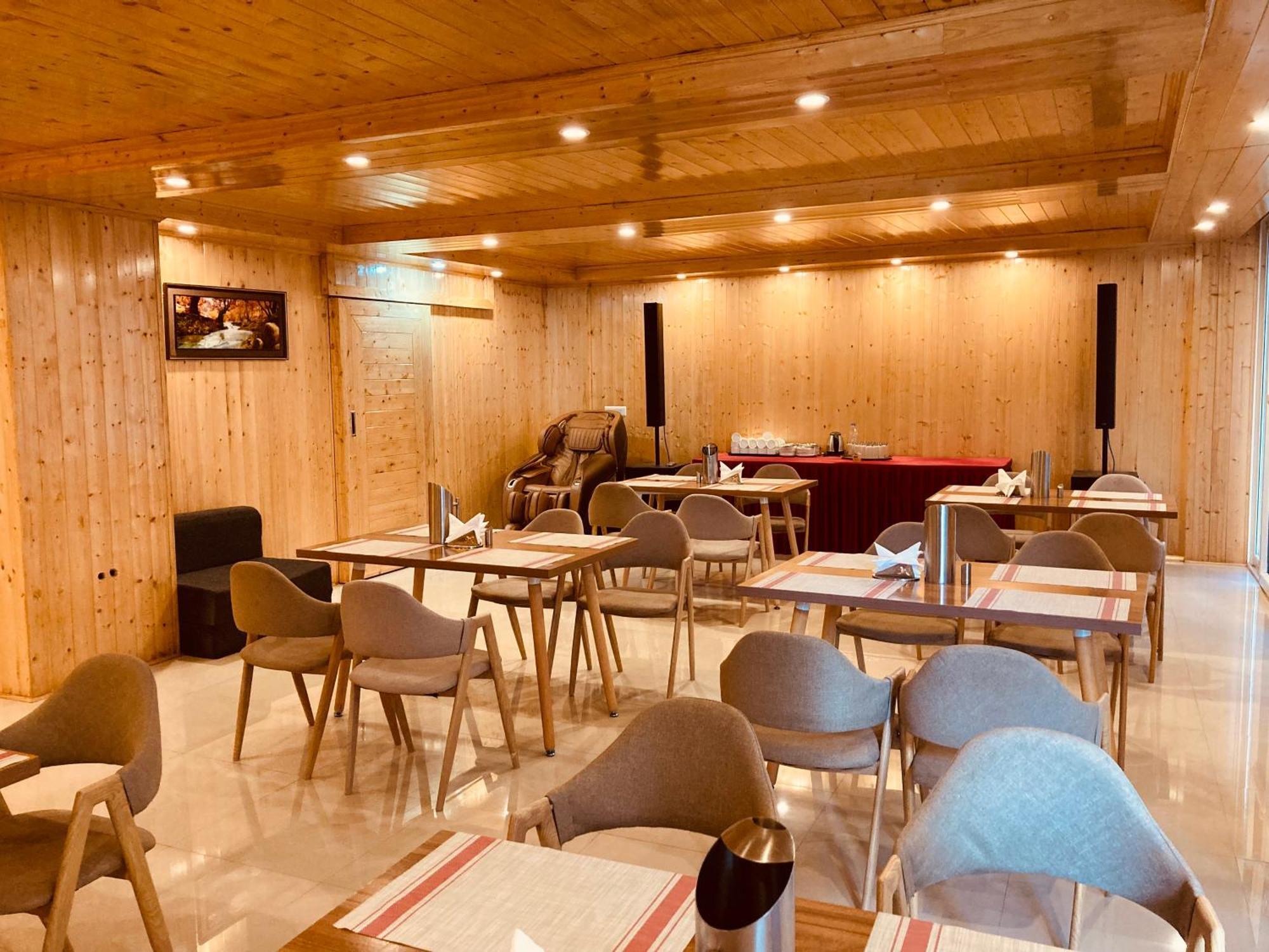 Tata Vista Resort Mall Road Manali - Centrally Heated & Air Cooled Zewnętrze zdjęcie