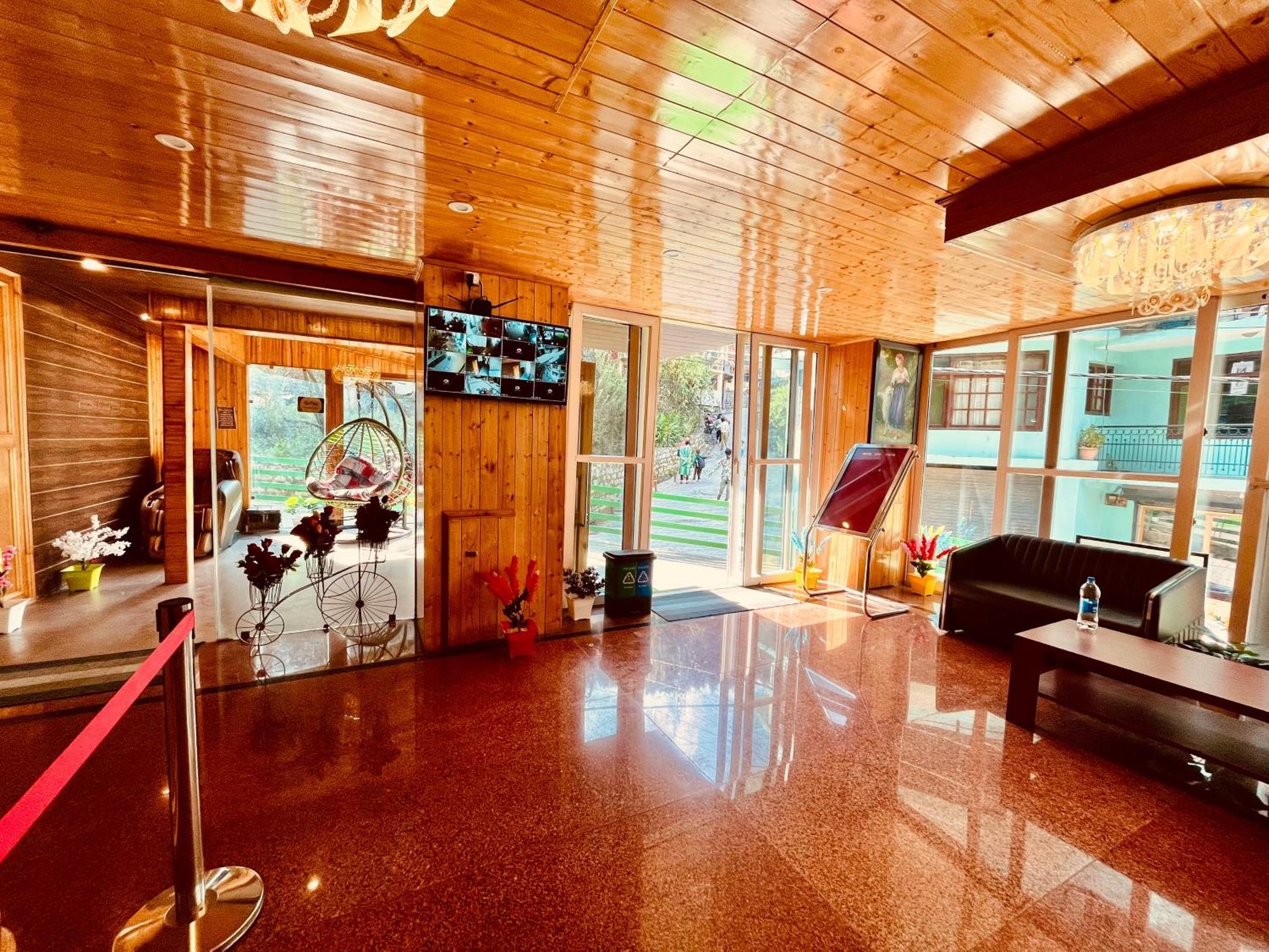 Tata Vista Resort Mall Road Manali - Centrally Heated & Air Cooled Zewnętrze zdjęcie