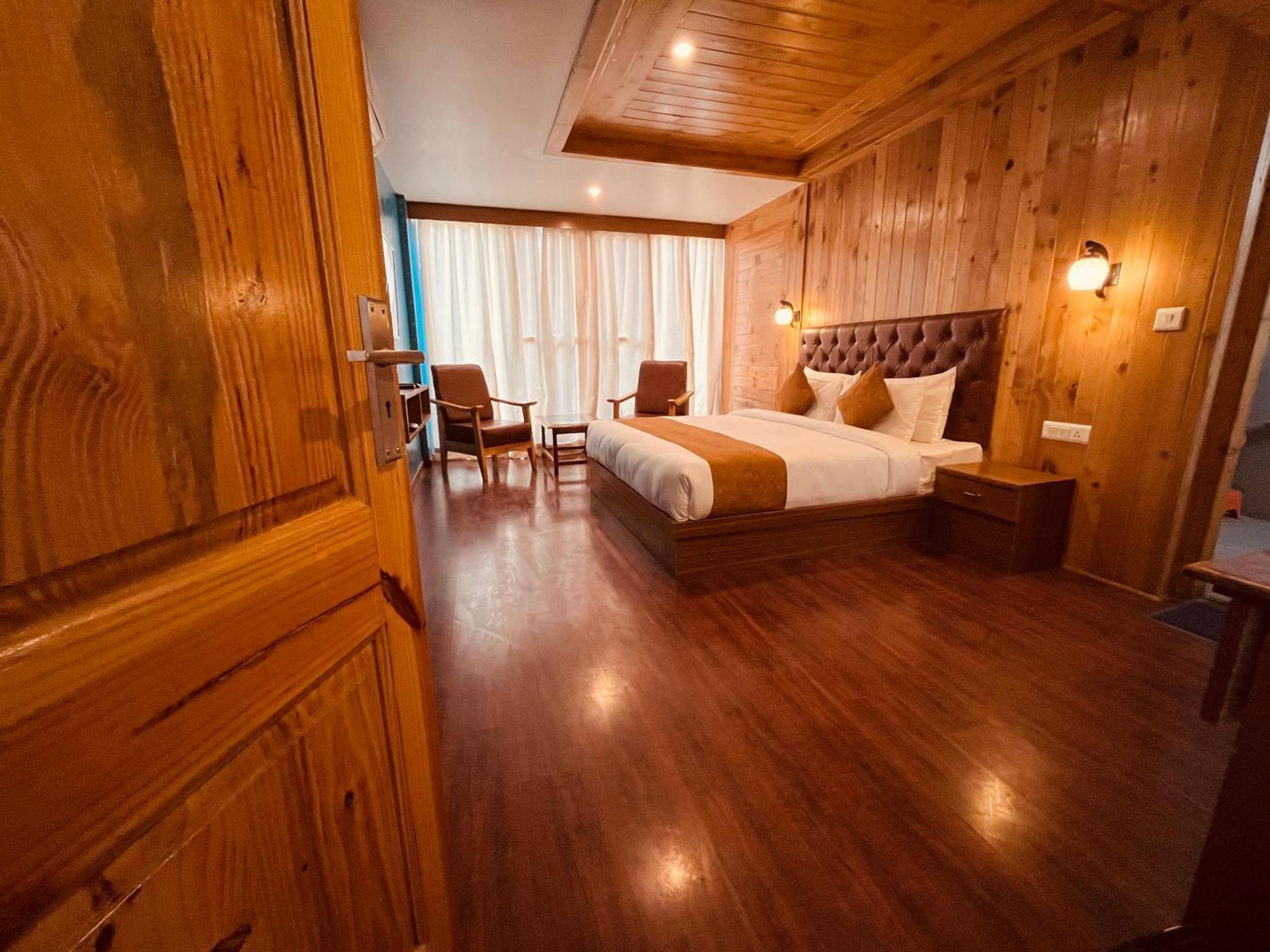 Tata Vista Resort Mall Road Manali - Centrally Heated & Air Cooled Zewnętrze zdjęcie