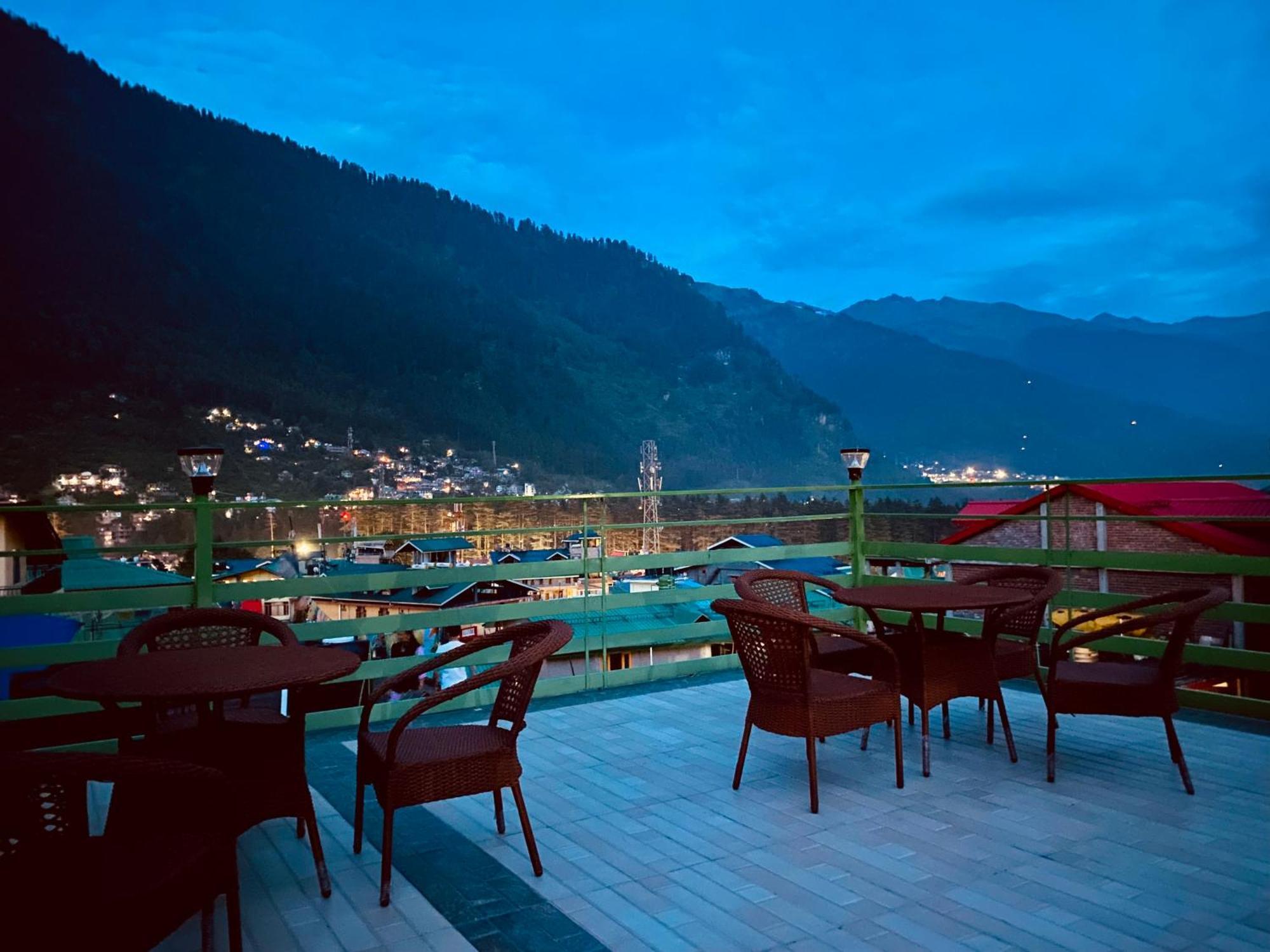 Tata Vista Resort Mall Road Manali - Centrally Heated & Air Cooled Zewnętrze zdjęcie