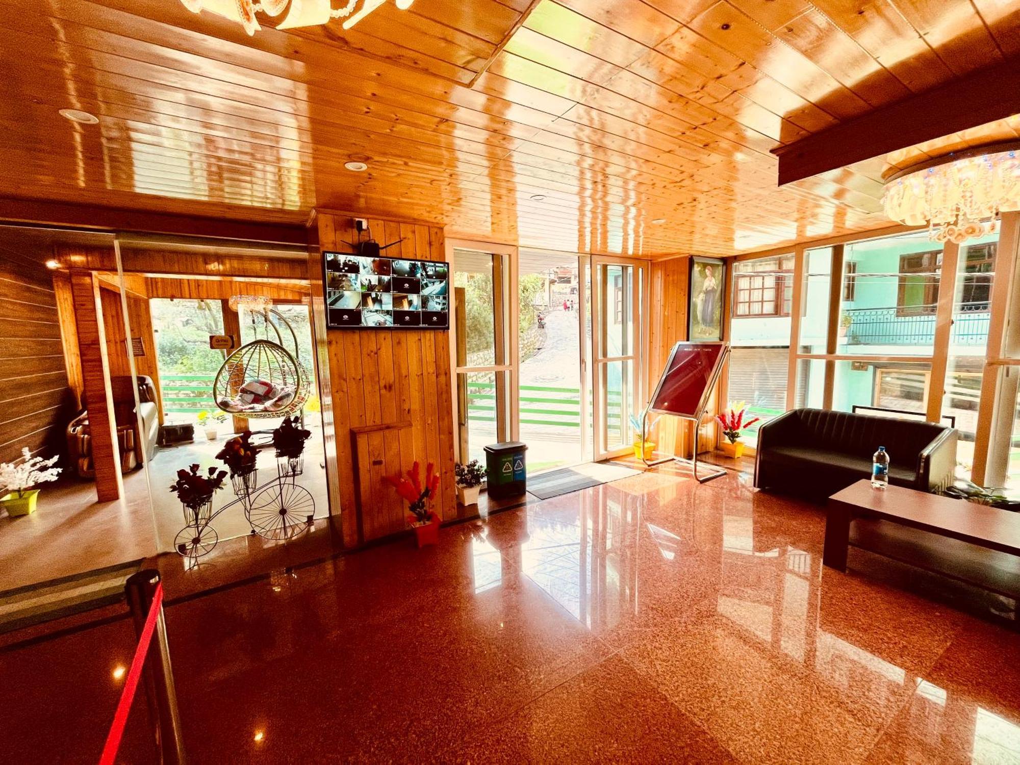 Tata Vista Resort Mall Road Manali - Centrally Heated & Air Cooled Zewnętrze zdjęcie